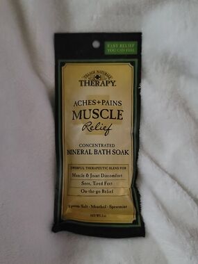 Therapy Aches + Pains Muscle Relief Mineral Bath Soak New